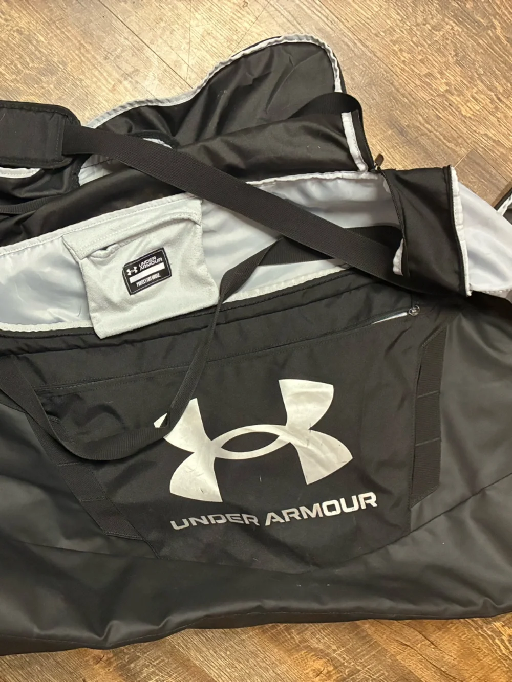 Under Armour Black and Silver Logo Duffel Bag with Shoulder Strap
